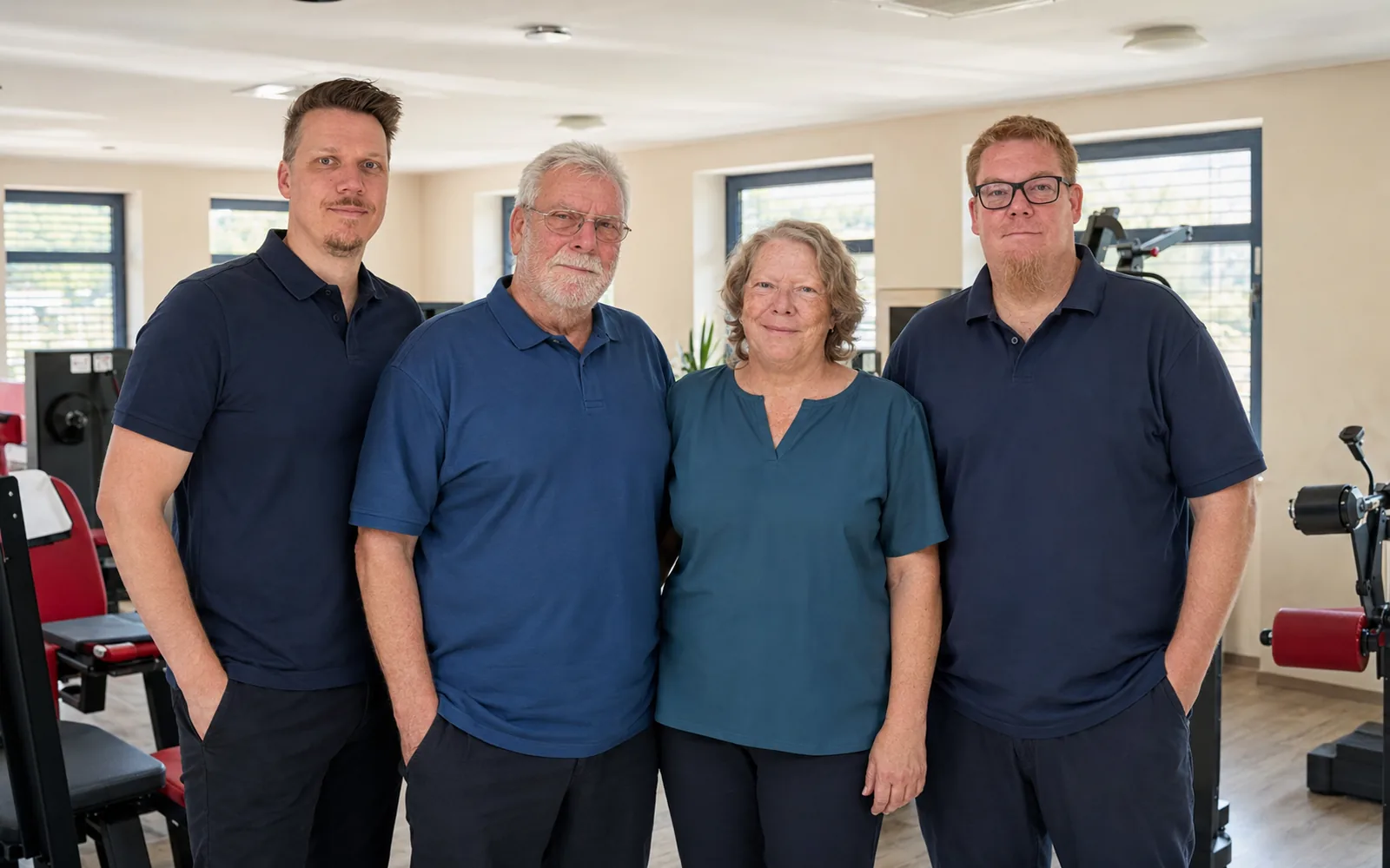 Familie Ströder gemeinsam im Trainingsbereich von GeTFit