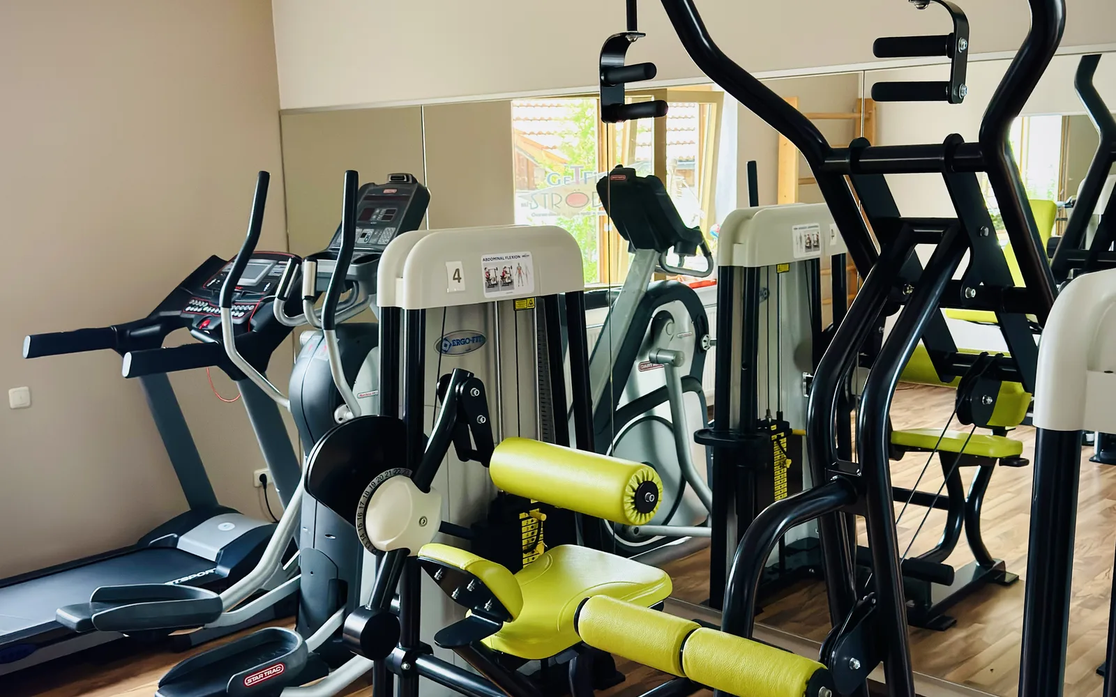 Gerätebereich für Krankengymnastik am Gerät bei GeTFit Konzell